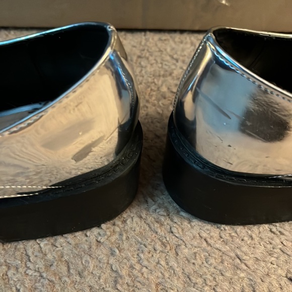 Sliver Mettallic oxfords - Picture 7 of 10